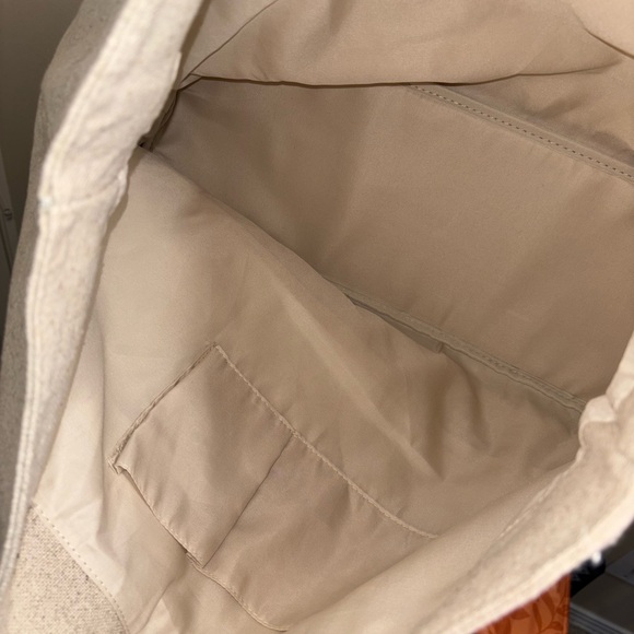 NWT Chic Vacay Canvas Tote Bag - Cream and Tan - Picture 6 of 7